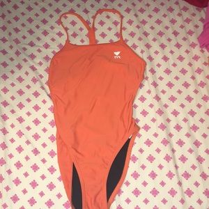 TYR durafast solid one piece size 30 NWOT